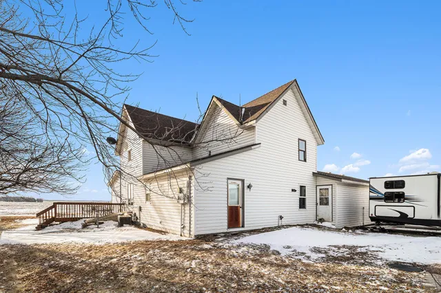 $365,000 | 29490 221st Avenue, Belle Plaine, MN 56011