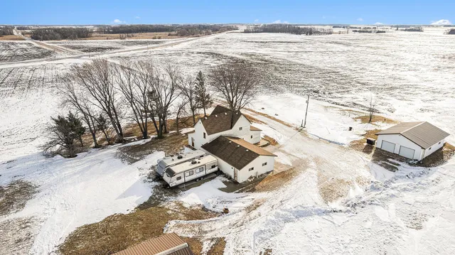 $365,000 | 29490 221st Avenue, Belle Plaine, MN 56011
