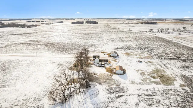 $365,000 | 29490 221st Avenue, Belle Plaine, MN 56011