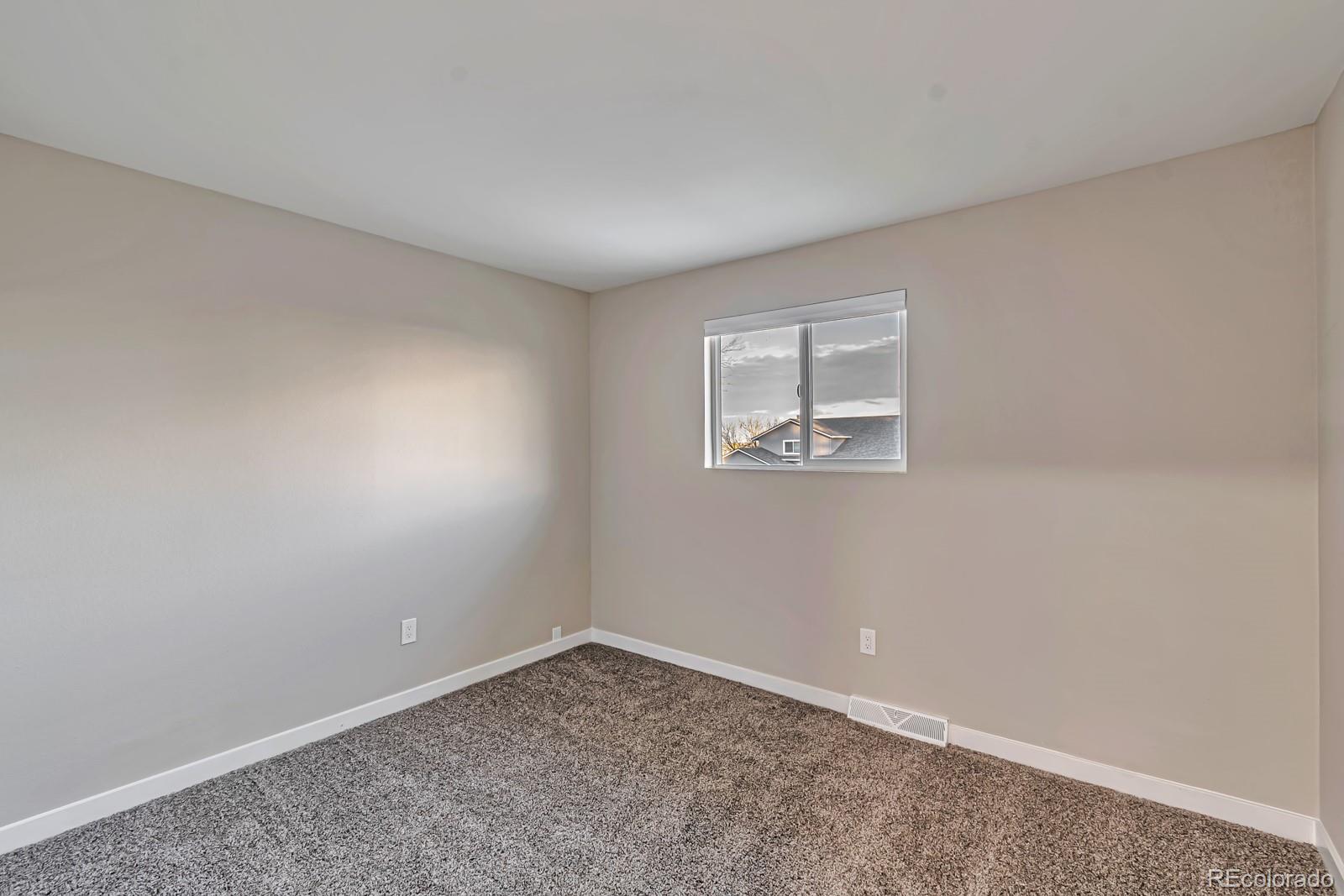 5487 South Cimarron Road Littleton, CO 80123 - Photo 17 of 29 Gallery Image 17