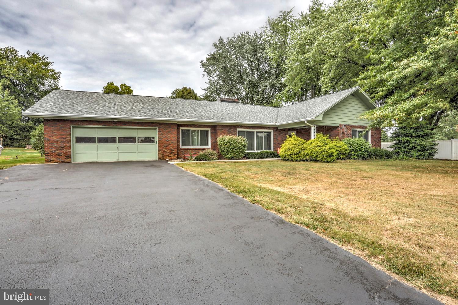 371 East Roseville Road Lancaster, PA 17601 - Photo 3 of 44 Gallery Image 3