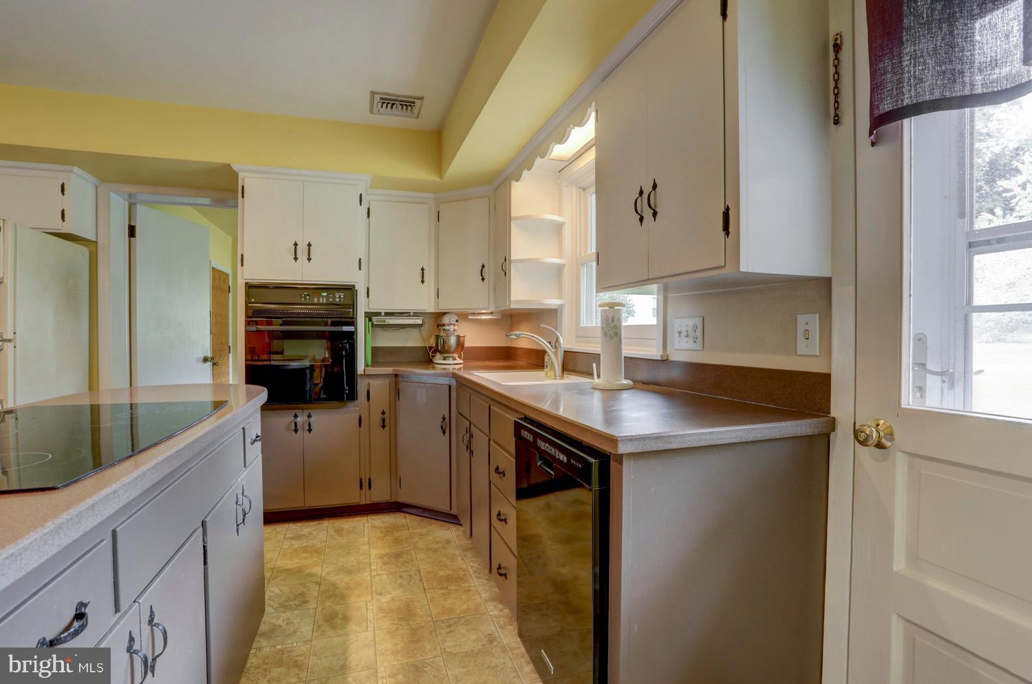 371 East Roseville Road Lancaster, PA 17601 - Photo 21 of 44 Gallery Image 21