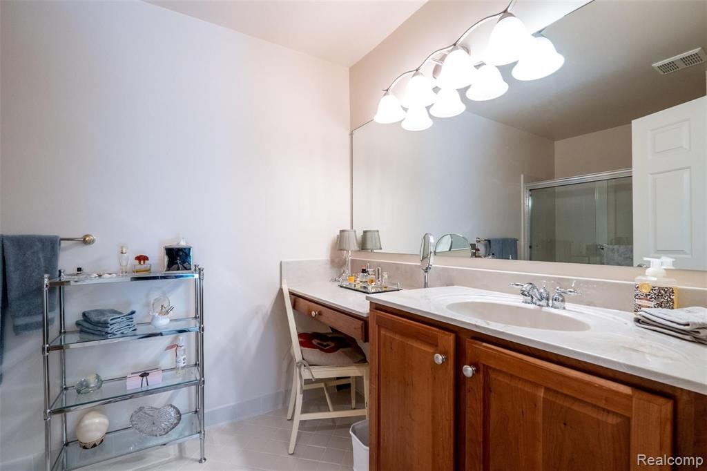 3612 Windingbrook Circle, Unit 72 Rochester Hills, MI 48309 - Photo 24 of 41