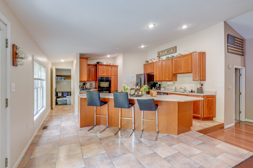 12493 East Baseline Road Dix, IL 62830 - Photo 13 of 42 Gallery Image 13
