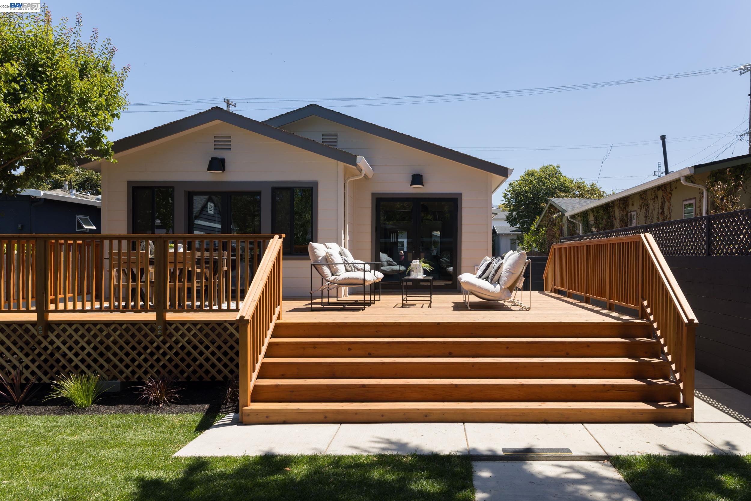 1646 Tenth Street Berkeley, CA 94710 - Photo 18 of 38