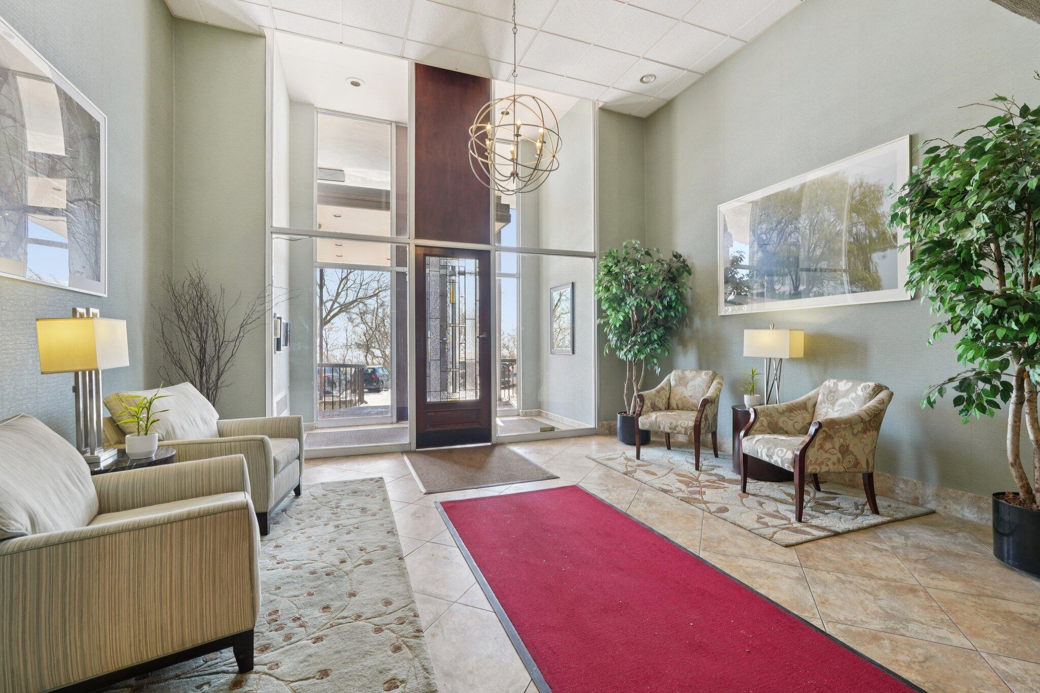 1919 North Summit Avenue, Unit 1C Milwaukee, WI 53202 - Photo 18 of 24 Lobby