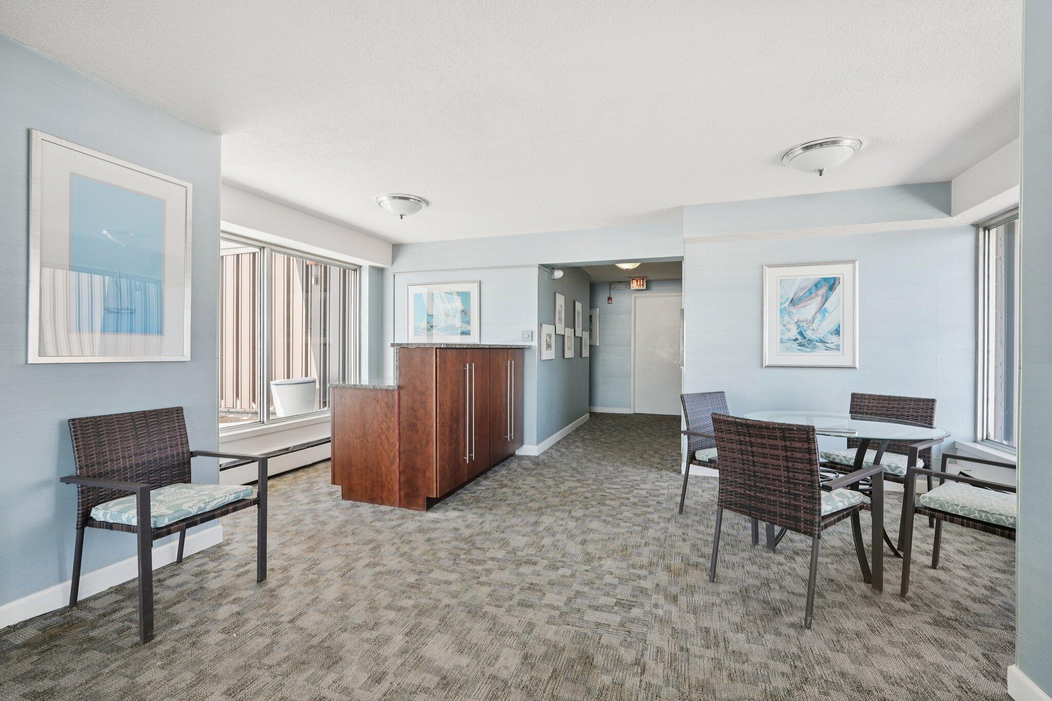 1919 North Summit Avenue, Unit 1C Milwaukee, WI 53202 - Photo 20 of 24 Atrium on top floor