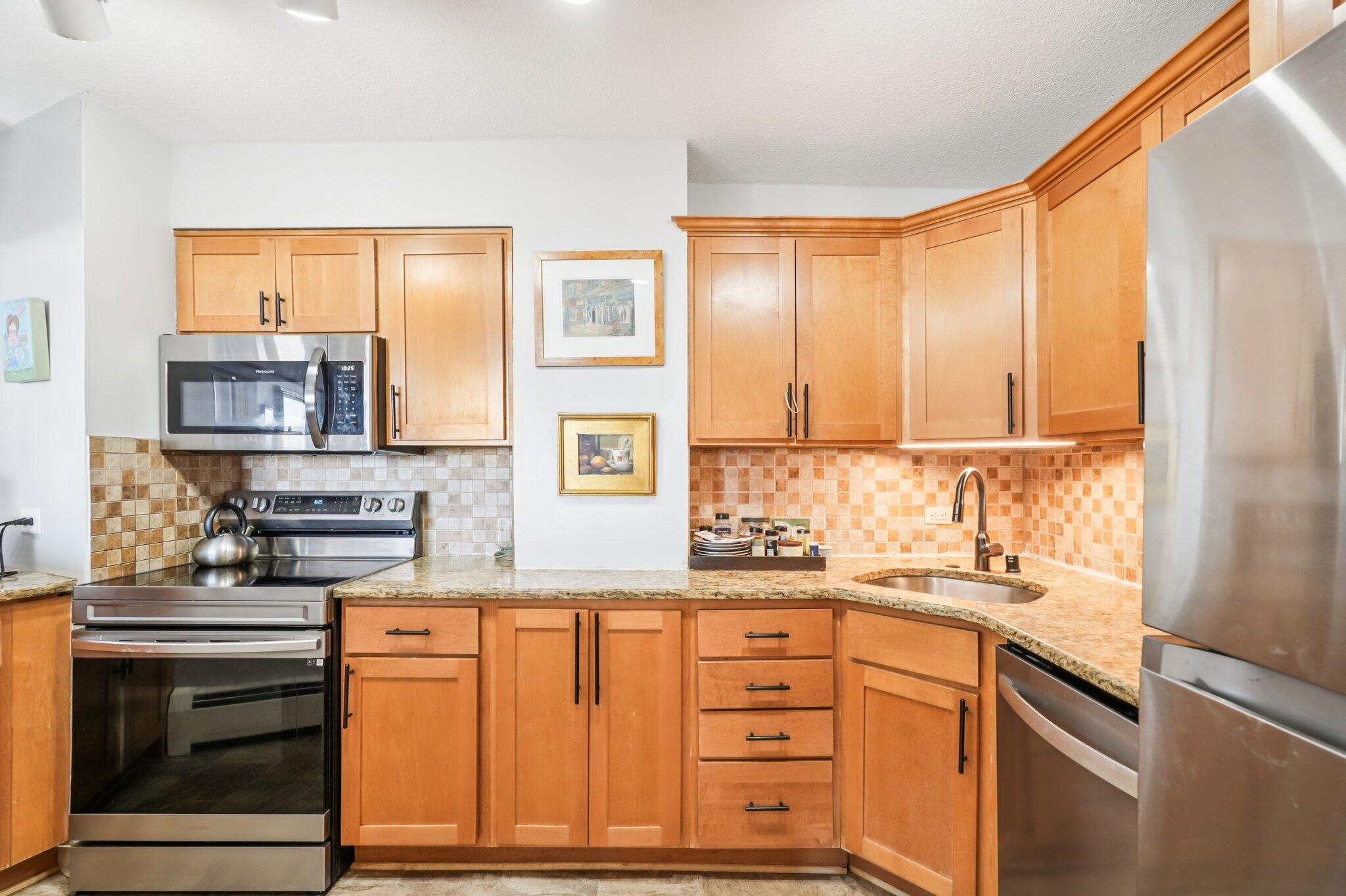 1919 North Summit Avenue, Unit 1C Milwaukee, WI 53202 - Photo 9 of 24 Kitchen