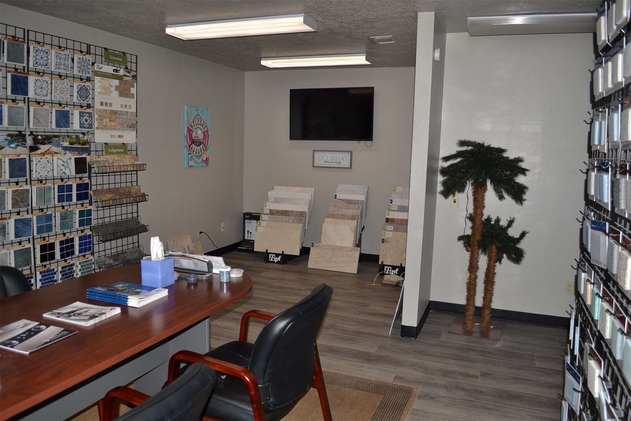 12122 Knigge Cemetery Road Cypress, TX 77429 - Photo 20 of 48 a workspace with furniture and a potted plant