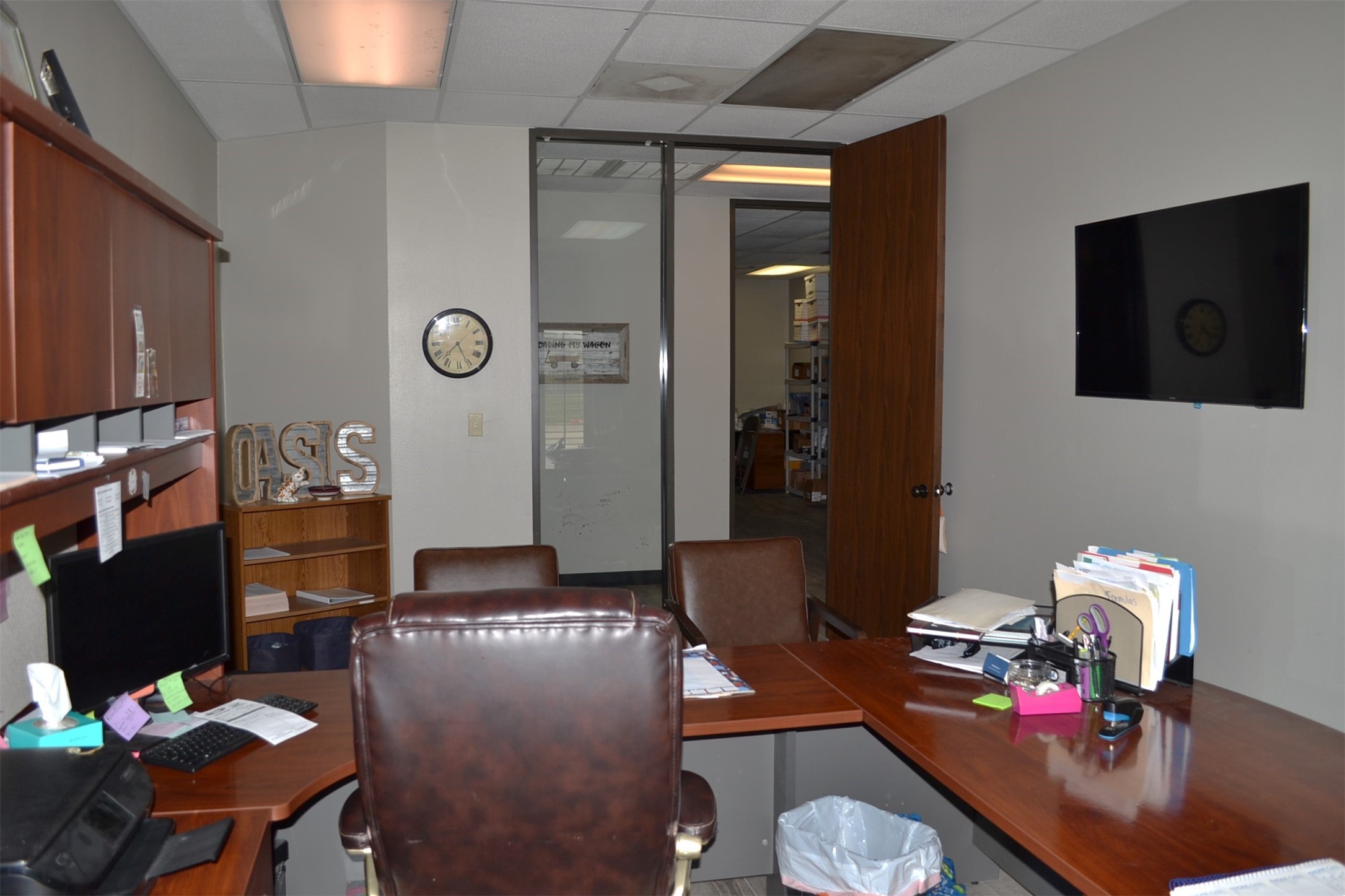 12122 Knigge Cemetery Road Cypress, TX 77429 - Photo 26 of 48 a living room with furniture and a flat screen tv