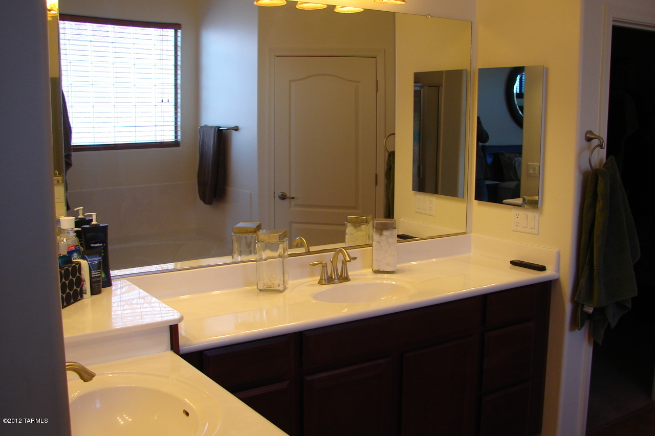 7821 East Treetop Road Tucson, AZ 85756 - Photo 7 of 23