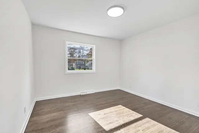 $599,900 | 159 Tom Swamp Road, Hamden, CT 06518