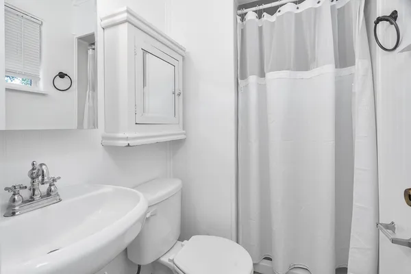 $2,800 | 909 North Palmway, Unit B, Lake Worth Beach, FL 33460