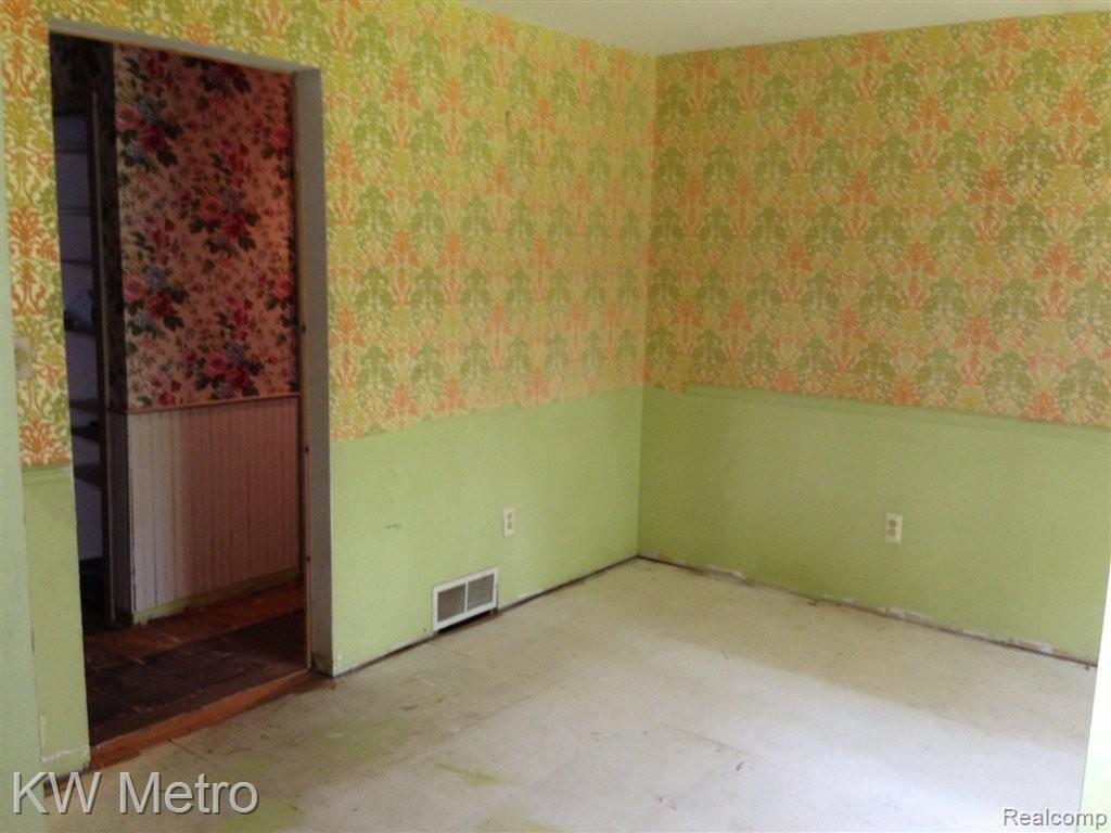 4592 Rohr Road Clarkston, MI 48348 - Photo 10 of 10 IMG_0587.JPG
