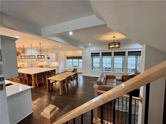 $825,000 | 5852 South National Drive, Parkville, MO 64152