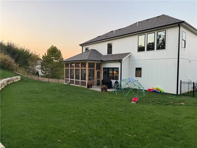 $825,000 | 5852 South National Drive, Parkville, MO 64152