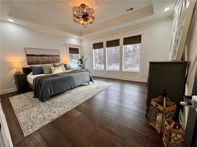 $825,000 | 5852 South National Drive, Parkville, MO 64152