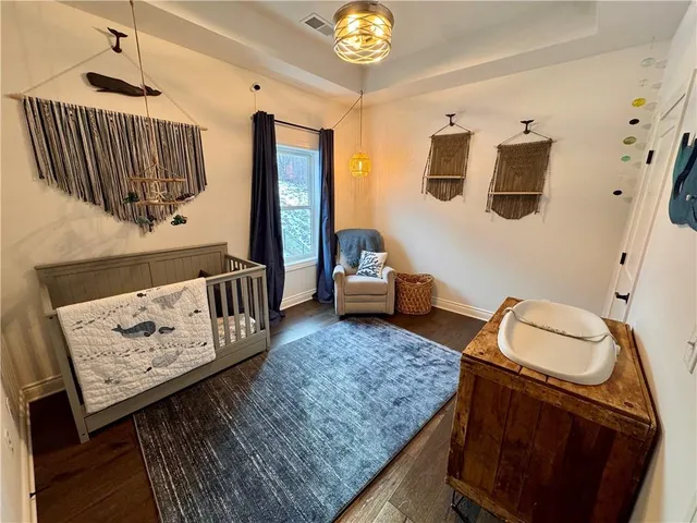 $825,000 | 5852 South National Drive, Parkville, MO 64152