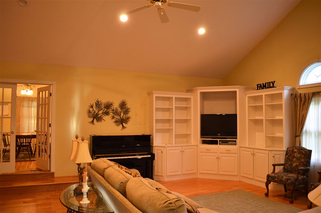 1501 Frey Road Evansville, IN 47712 - Photo 10 of 25 Gallery Image 10