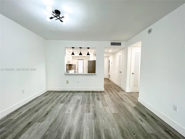 $2,600 | 2005 Sans Souci Boulevard, Unit 107, North Miami, FL 33181