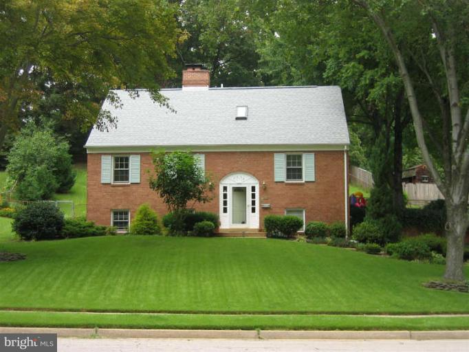 7834 Greeley Boulevard Springfield, VA 22152 - Photo 1 of 27 Exterior (Front)