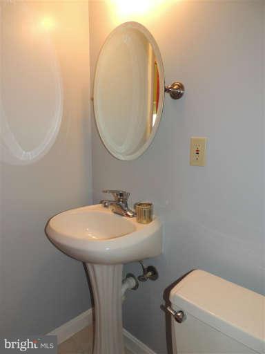7834 Greeley Boulevard Springfield, VA 22152 - Photo 23 of 27 Bath