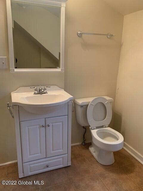 28 Tudor Road Albany, NY 12203 - Photo 27 of 49 2nd floor bath