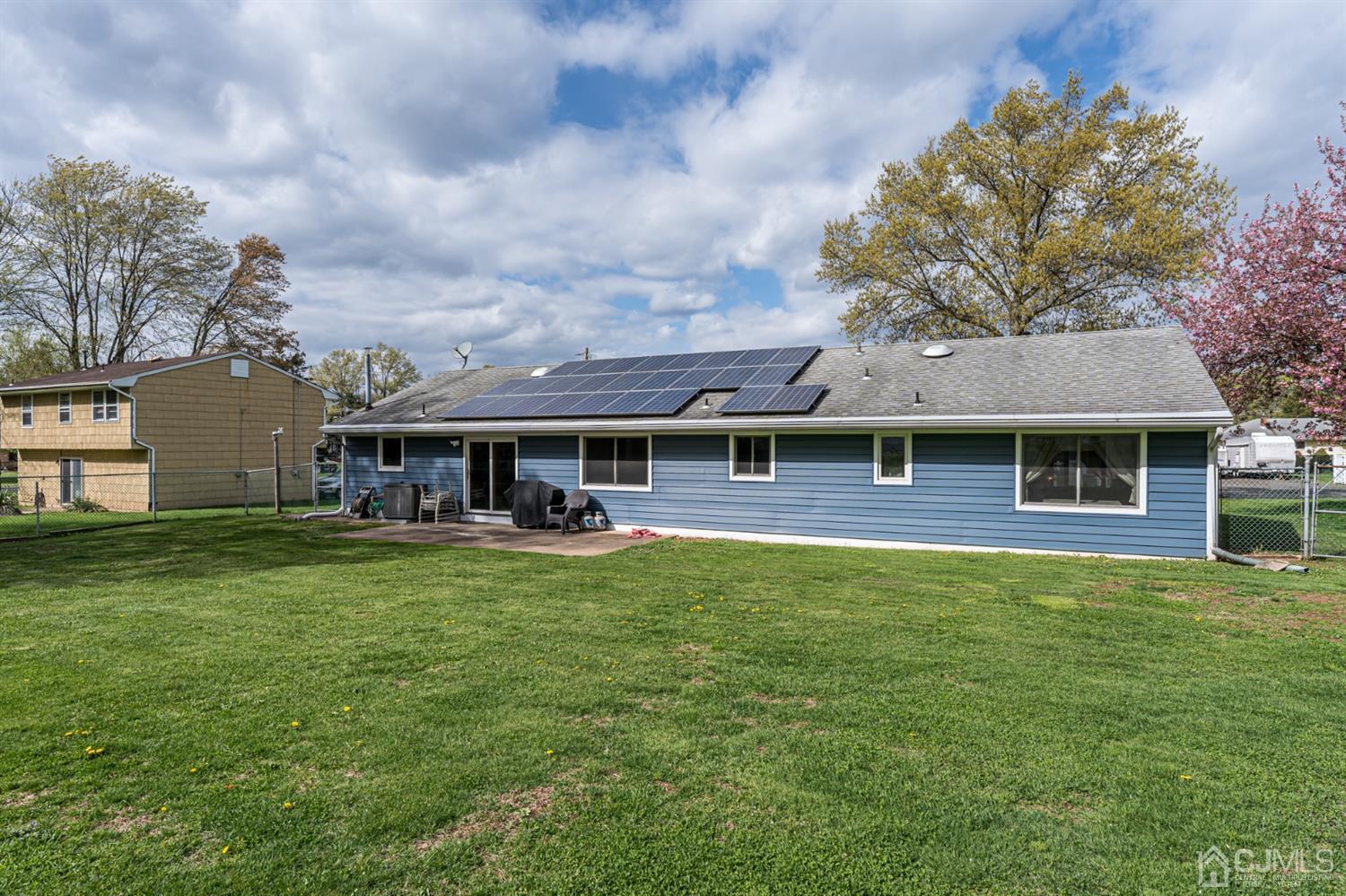 88 Stratton Street South Piscataway, NJ 08854 - Photo 22 of 22 a front view of a house with garden