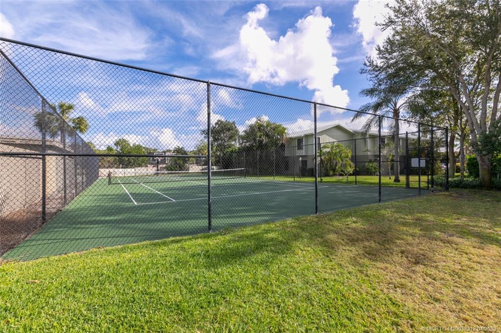 800 Northwest Fork Road, Unit 86 Stuart, FL 34994 - Photo 26 of 40 a view of a park