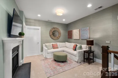 $1,075,000 | 3702 Selwyn Avenue, Charlotte, NC 28209