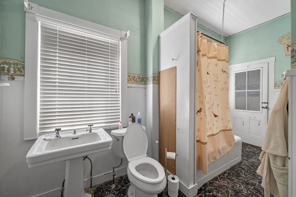 14 Poplar Street Danvers, MA 01923 - Photo 27 of 38
