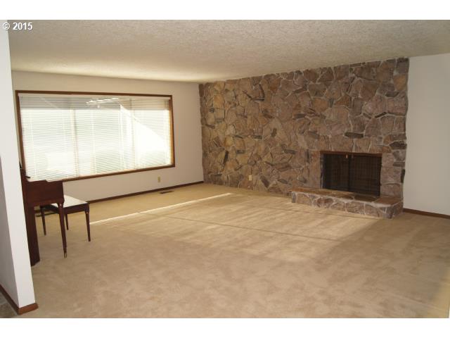 5640 Southwest Merridell Court Portland, OR 97225 - Photo 8 of 9 Gallery Image 8