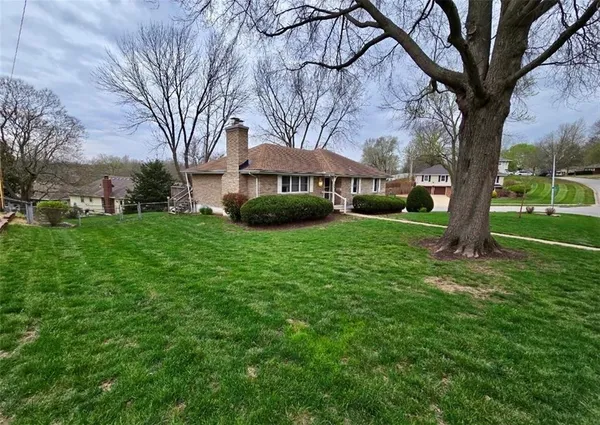 $295,000 | 15501 East 44th Terrace South, Independence, MO 64055