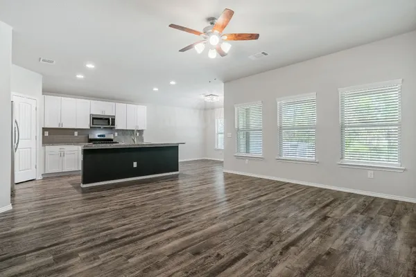 $2,200 | 135 Courageous Side Way, Magnolia, TX 77354