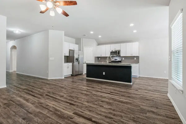 $2,200 | 135 Courageous Side Way, Magnolia, TX 77354
