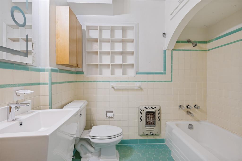 702 North Hampton Road Dallas, TX 75208 - Photo 21 of 35