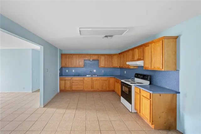 $400,000 | 636 South County Road 1150, Riviera, TX 78379