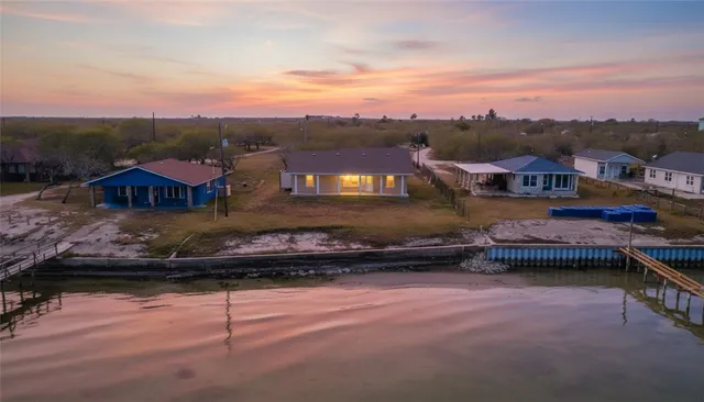 $400,000 | 636 South County Road 1150, Riviera, TX 78379