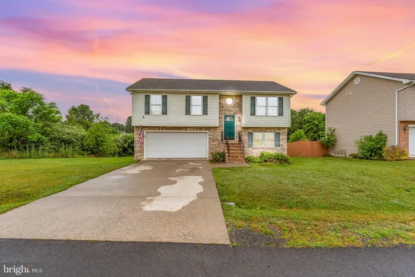 $307,000 | 25 Buchanan Lane, Inwood, WV 25428
