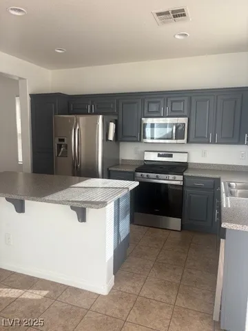 $1,895 | 8035 Aztec Basin Avenue, Las Vegas, NV 89131