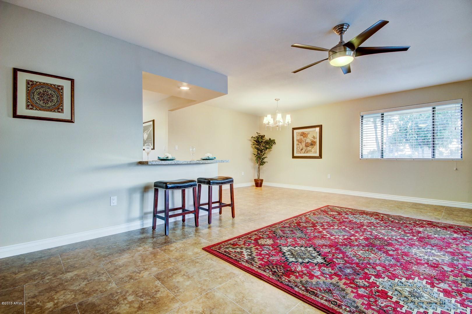 10226 West Mountain View Road Sun City, AZ 85351 - Photo 13 of 58 Living Room