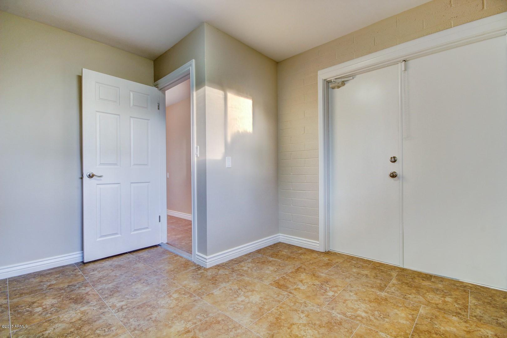 10226 West Mountain View Road Sun City, AZ 85351 - Photo 42 of 58 Laundry/Hobby room