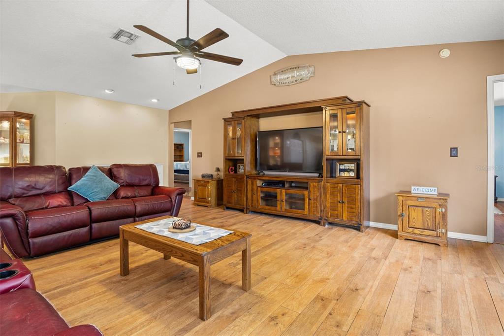 8675 Tom Costine Road Lakeland, FL 33809 - Photo 8 of 37