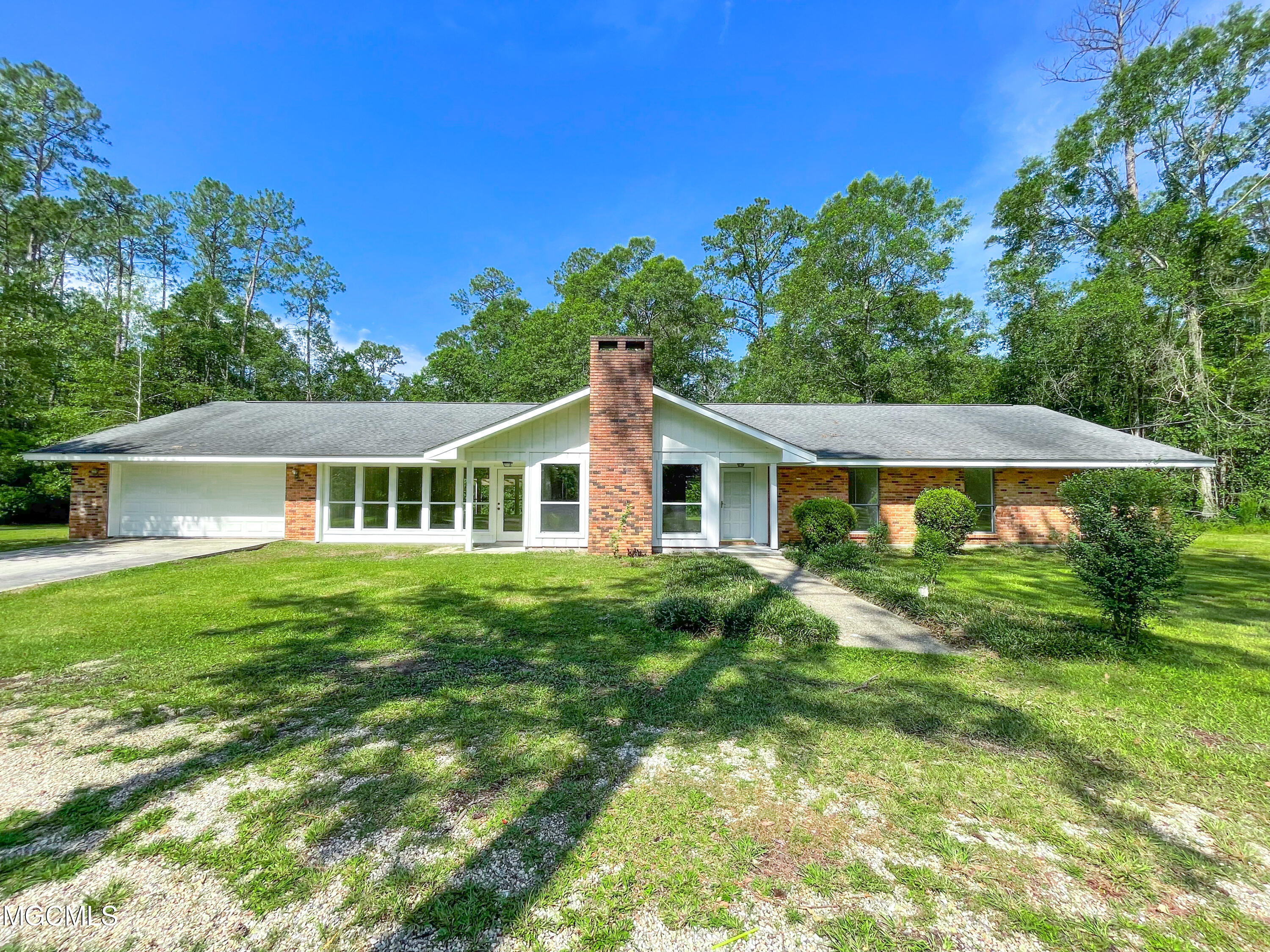 190 Sycamore Road Carriere, MS 39426 - Photo 1 of 32 IMG_3233