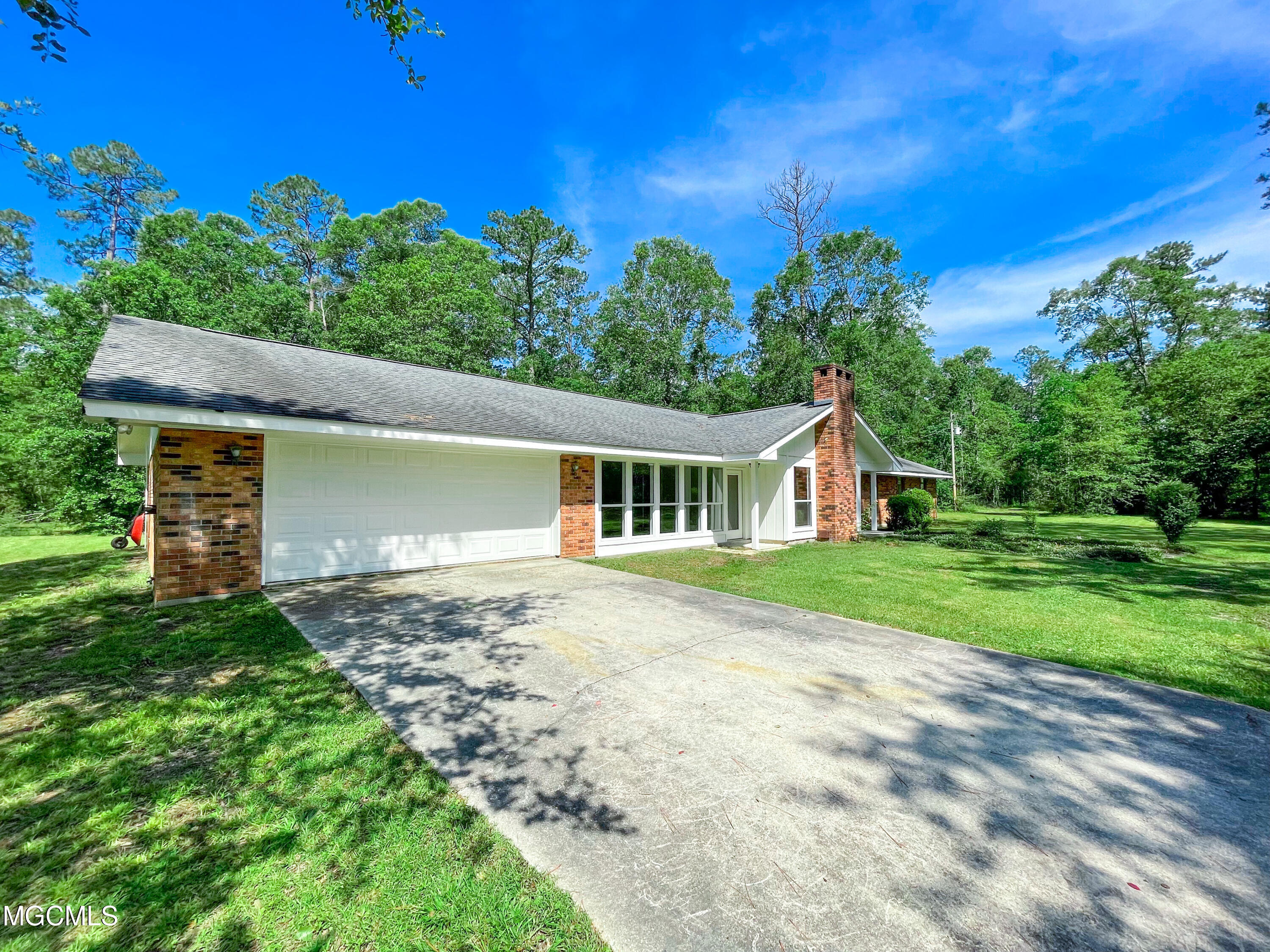 190 Sycamore Road Carriere, MS 39426 - Photo 3 of 32 IMG_3234