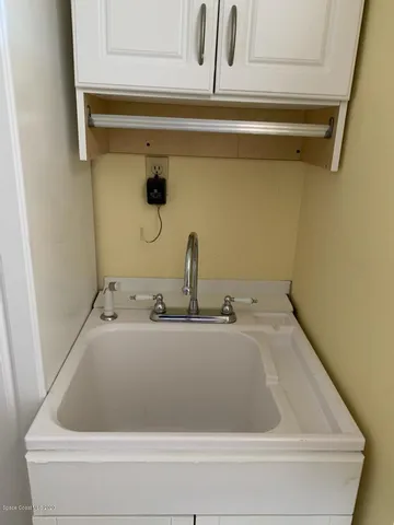 a close view of sink