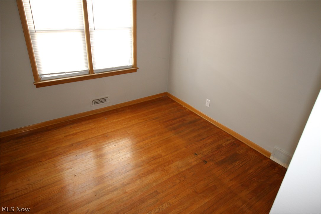 8103 Springdale Avenue Parma, OH 44129 - Photo 12 of 23