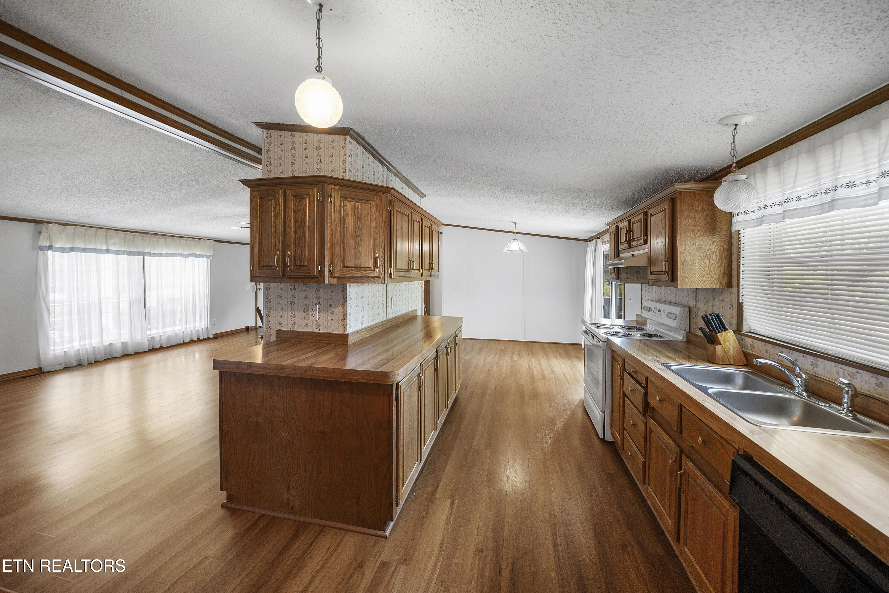 8125 Brickyard Road Powell, TN 37849 - Photo 19 of 34 L40A6230