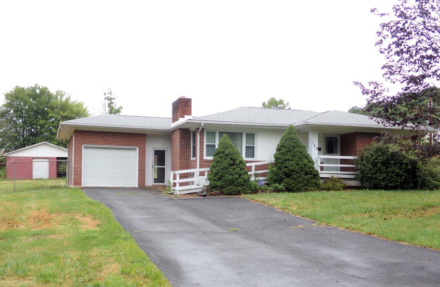 129 Spring Street Narrows, VA 24124 - Photo 1 of 18 Gallery Image 1