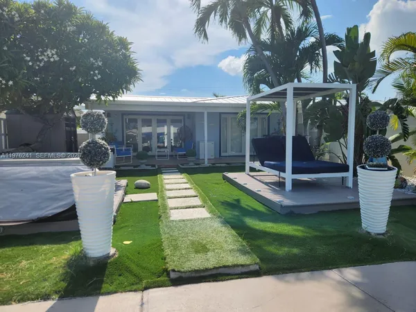 $969,900 | 160 10th Street, Marathon, FL 33051
